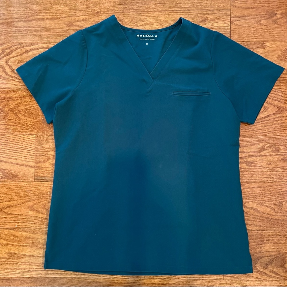 MANDALA Scrub Top